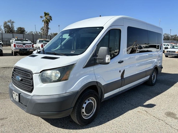 2017-ford-transit-image-1