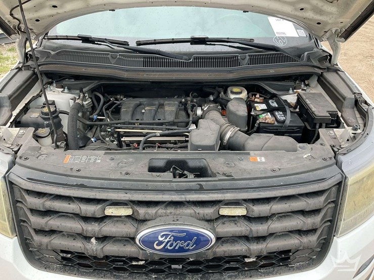 2017-ford-explorer-image-6