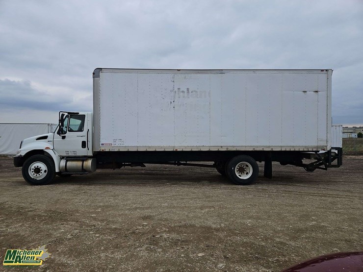 2011-international-durastar-4300-image-6