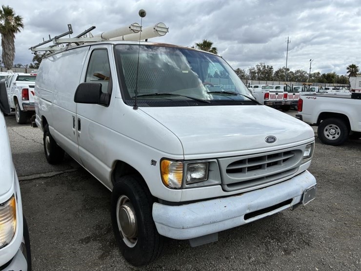 2002-ford-e350-sd-image-2