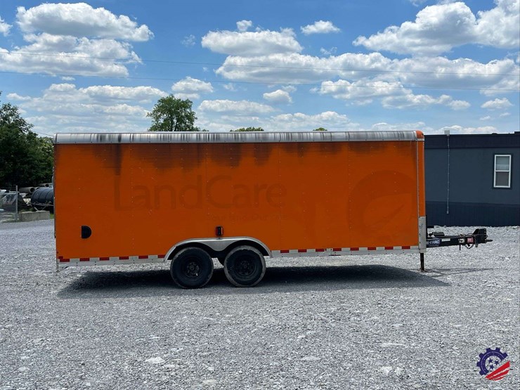 2016-sure-trac-t/a-enclosed-landscaping-tag-trailer-image-5