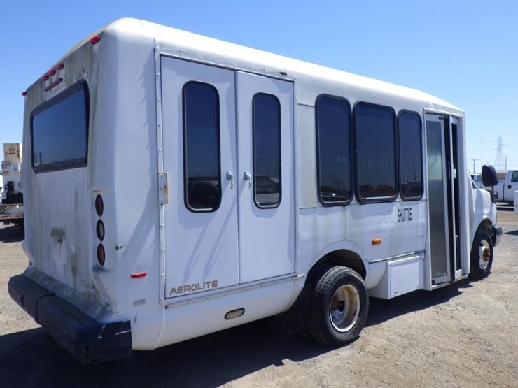 2009-chevrolet-express-3500-image-3