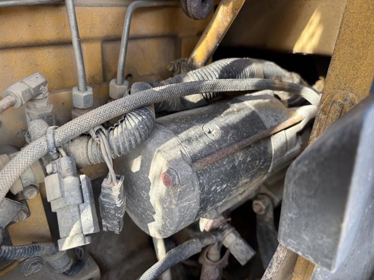 2010-deere-210lj-image-58