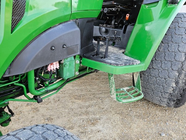 john-deere-4066r-image-13