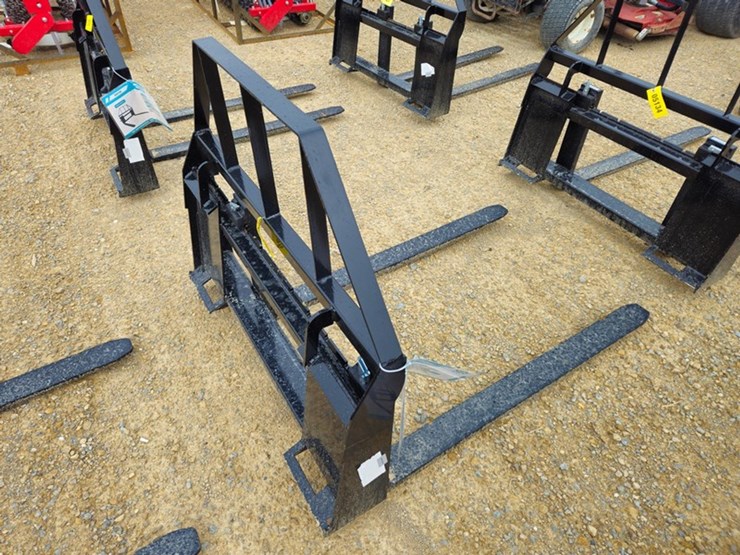 #5135-•-2026-mower-king-sa-48"-pallet-fork-image-5