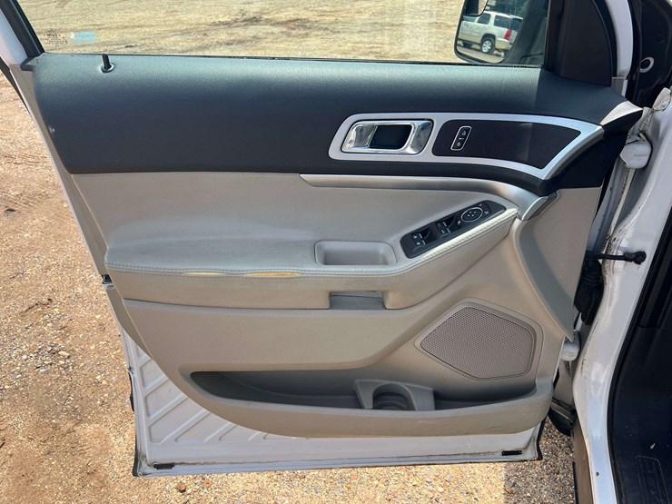 2012-ford-explorer-image-9