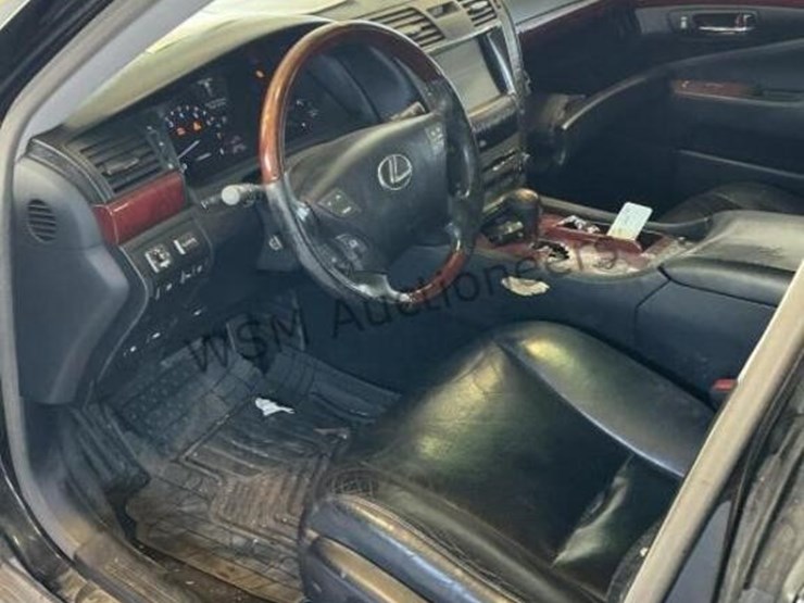 2008-lexus-ls-460-sdn-image-23