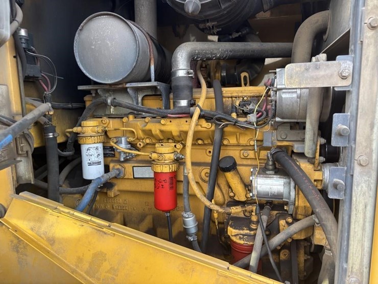 2005-deere-624j-image-44