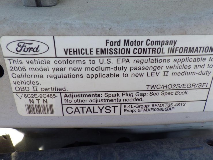 2006-ford-econoline-350-image-11