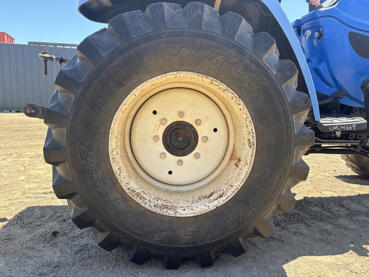 new-holland-tc29da-image-17