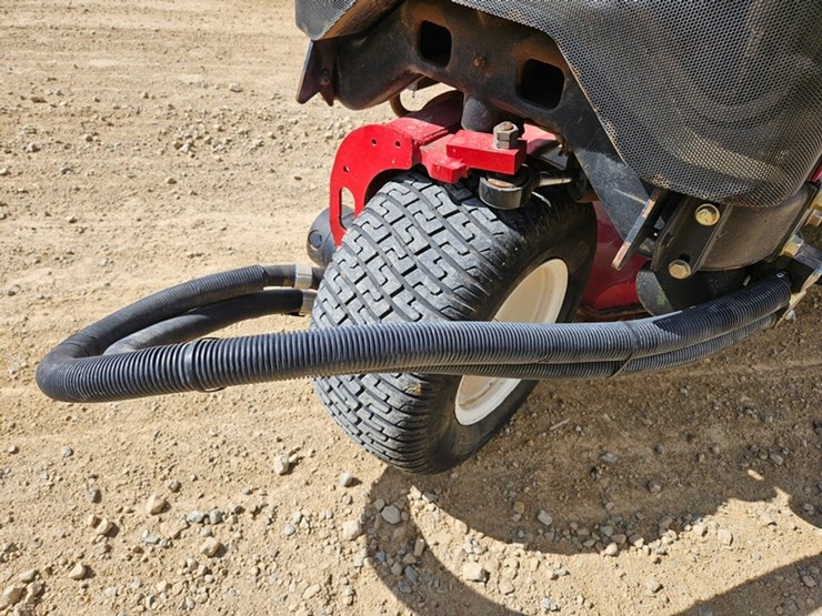 2011-toro-groundsmaster-3500d-image-14