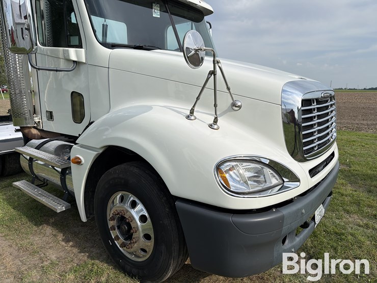 2007-freightliner-columbia-120-t/a-day-cab-truck-tractor-image-12