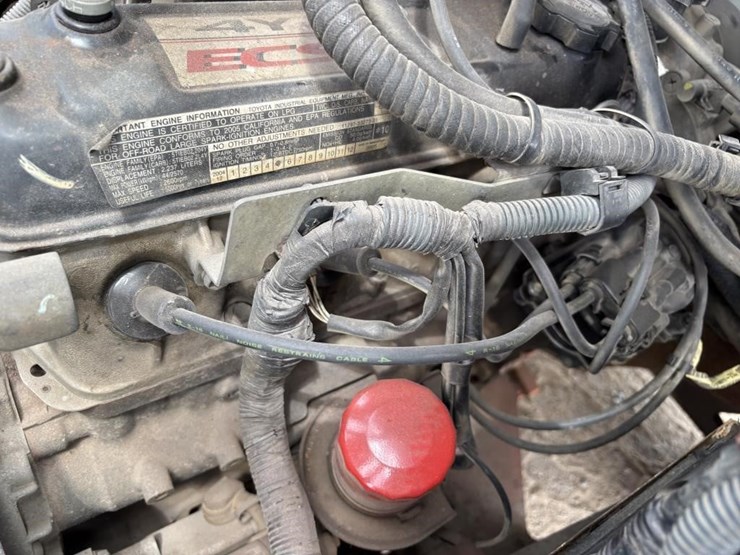 2005-toyota-7fgu30-image-37