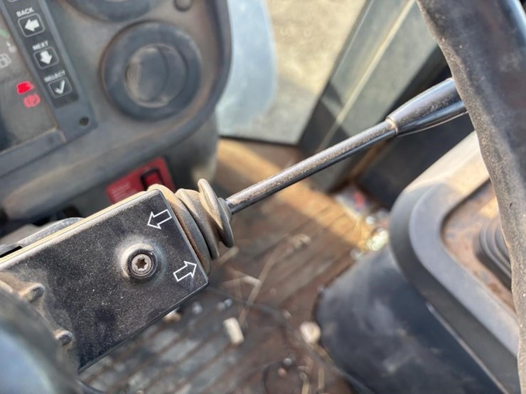 2005-deere-624j-image-34