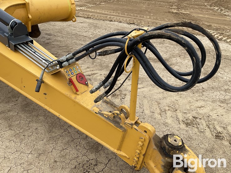 2020-deere-2412e-image-15