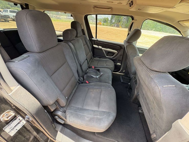 2015-nissan-armada-image-21