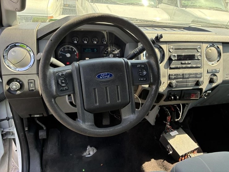 2014-ford-f350-image-16