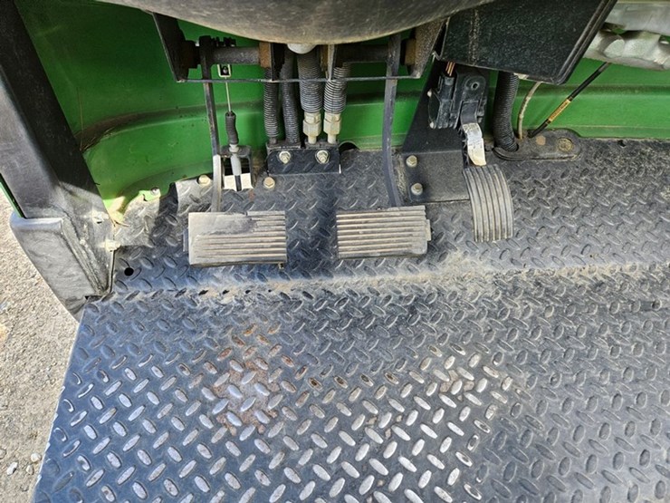 2020-john-deere-gator-image-20