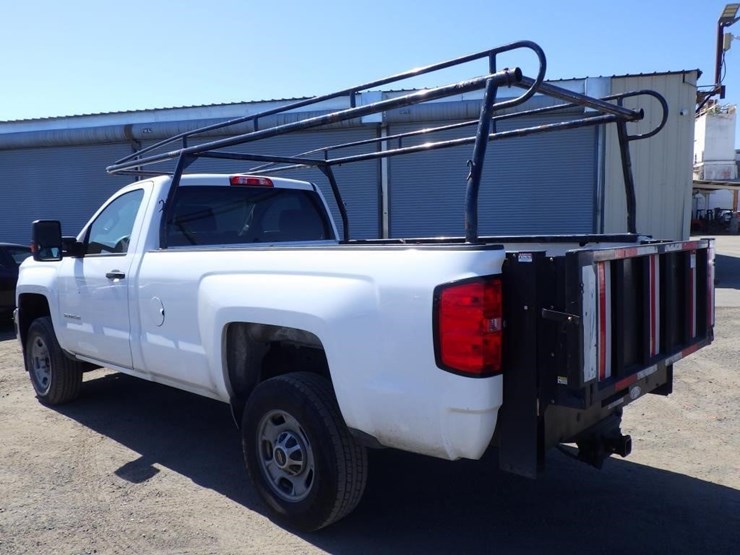 2018-chevrolet-2500hd-image-4
