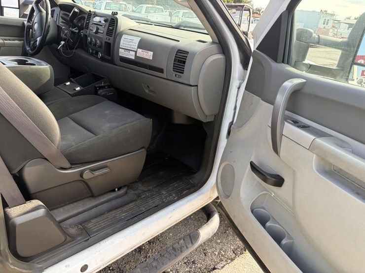 2012-gmc-2500hd-image-10