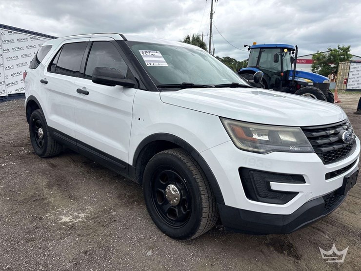 2019-ford-explorer-image-2