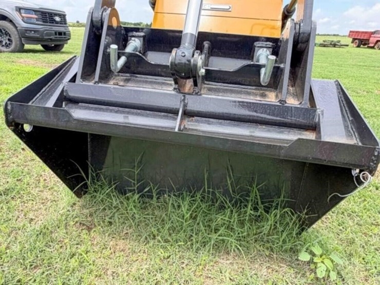 agt-mx-crt23-mini-track-loader-image-8