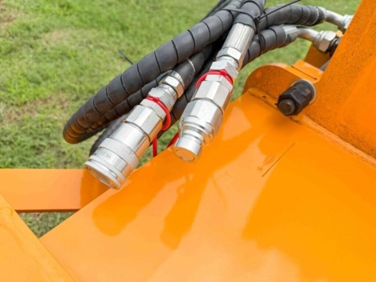 hydraulic-skidsteer-post-pounder/driver-image-6