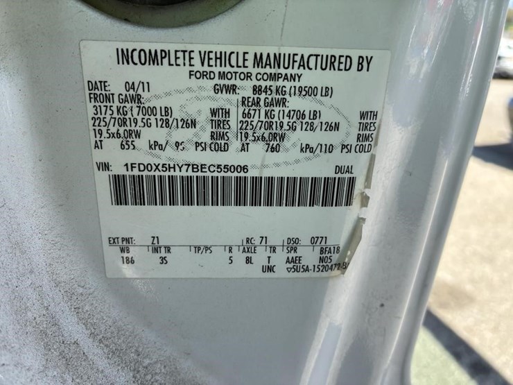 2011-ford-f550-image-21
