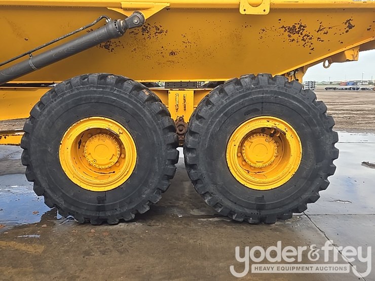 2023-volvo-a25g-image-11