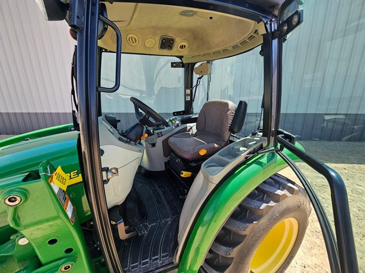john-deere-3520-image-26