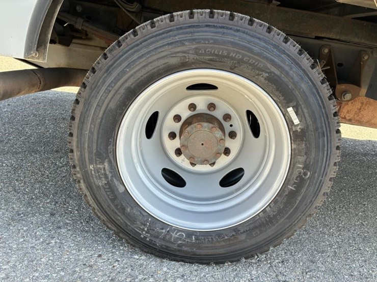 2011-ford-f550-image-5