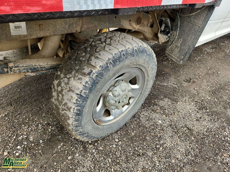 2011-dodge-3500-image-29