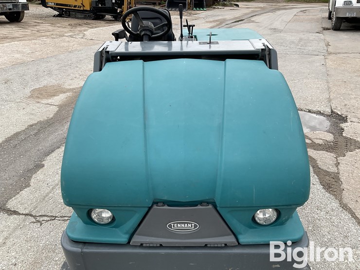 tennant-s20-dry-broom-image-13