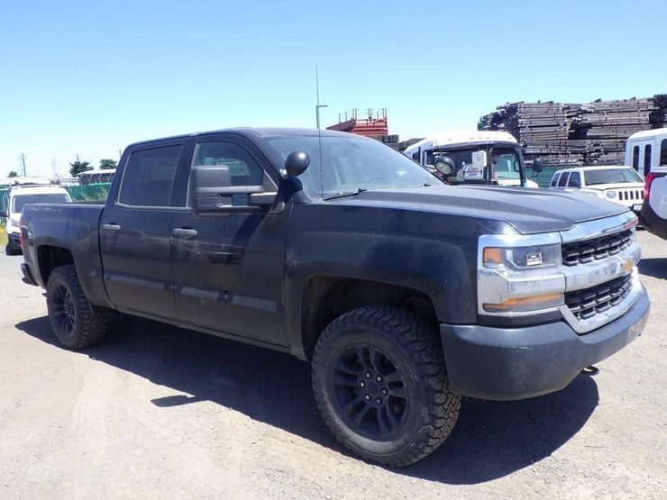 2017-chevrolet-1500-image-2