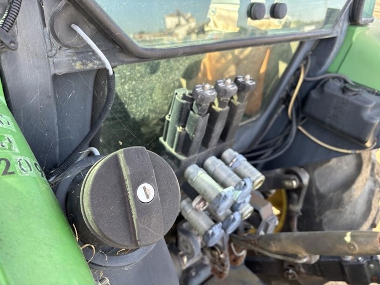 2006-john-deere-5225-image-24