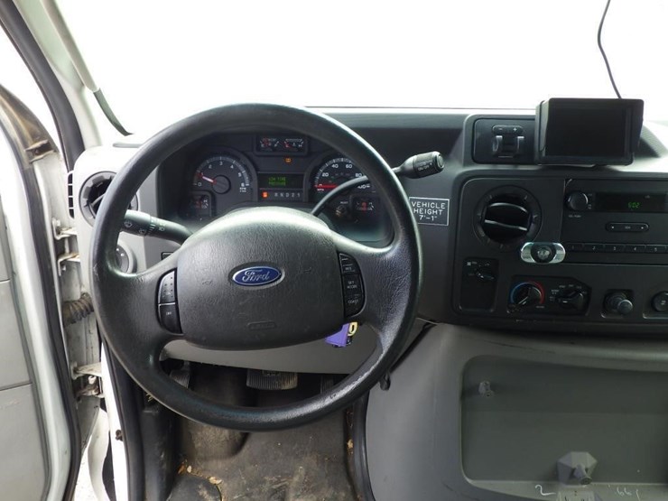 2012-ford-cargo-image-9