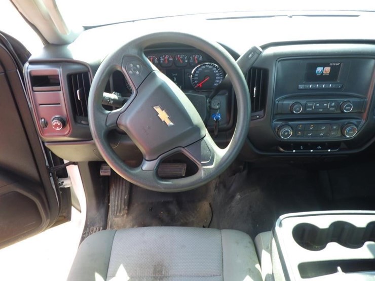 2016-chevrolet-3500-image-7