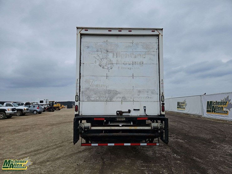 2011-international-durastar-4300-image-7