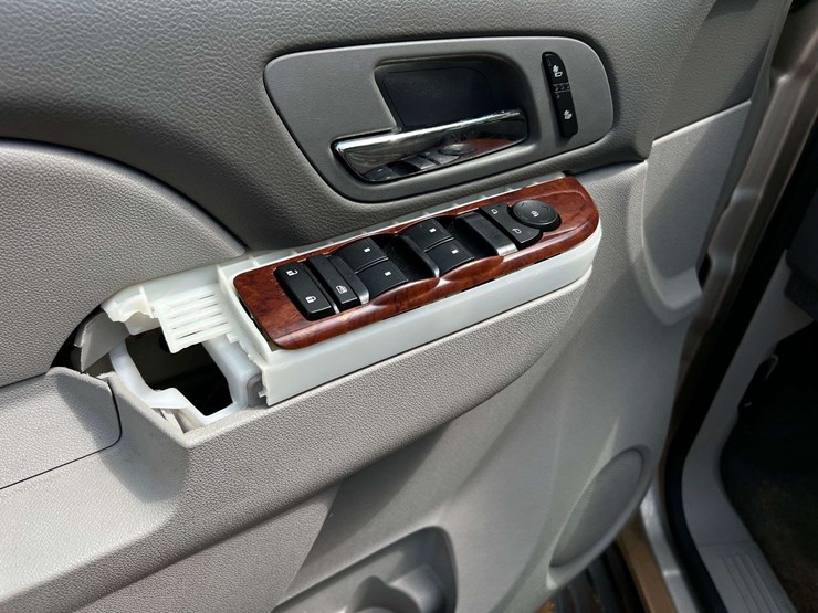 2013-gmc-yukon-slt-image-12