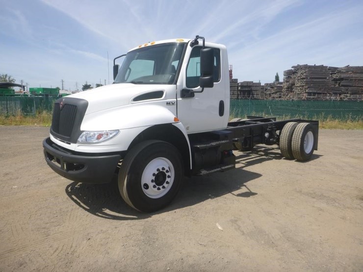 2020-international-mv607-image-1
