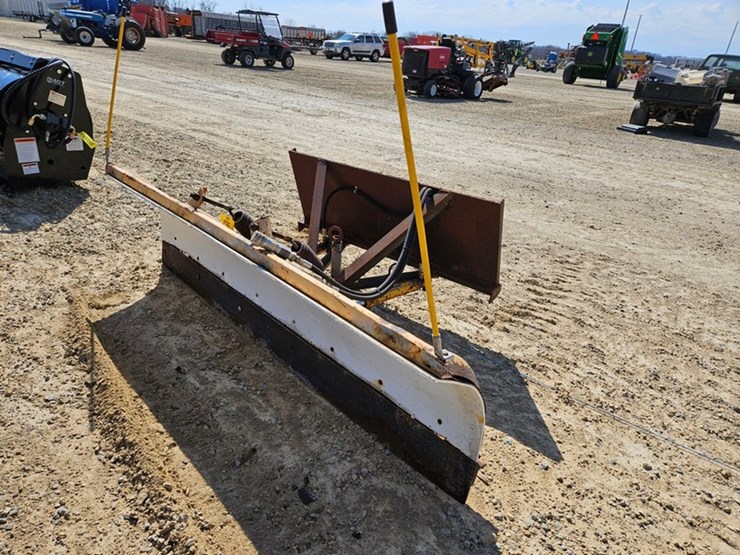 #5104-•-meyer-6'6"-snow-plow-for-skid-loader-image-1