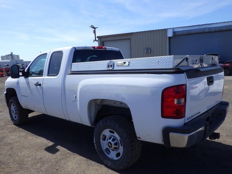 2013-chevrolet-2500hd-image-4