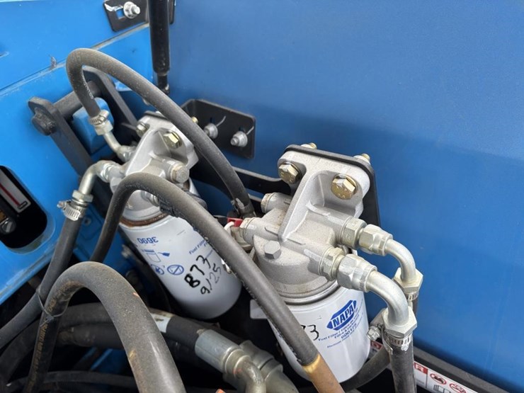 2019-genie-gth844-image-45