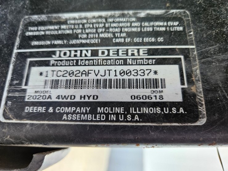2020-john-deere-gator-image-24