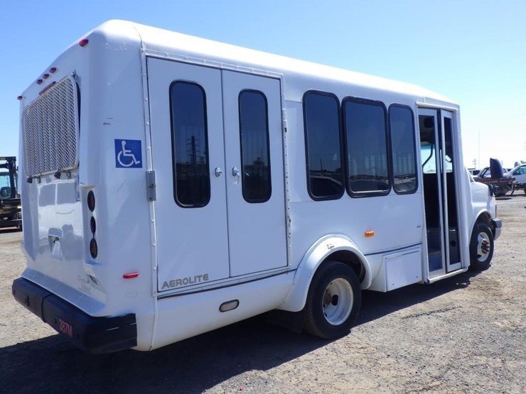 2009-chevrolet-express-3500-image-3