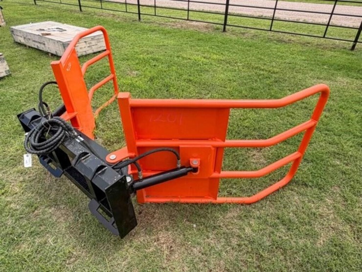skid-steer-bale-clamp-grabber-image-4