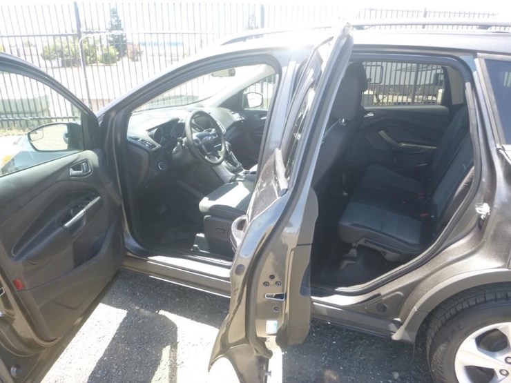 2015-ford-escape-image-5