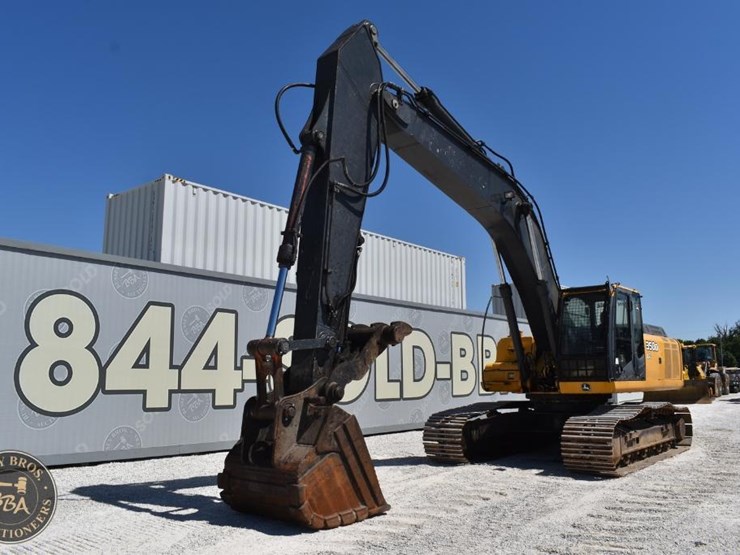 2010-deere-350d-lc-image-2