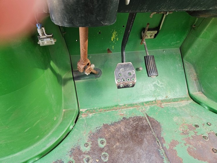 john-deere-gator-image-25