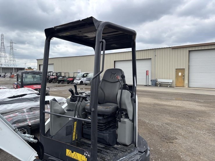 2021-bobcat-e26-image-25